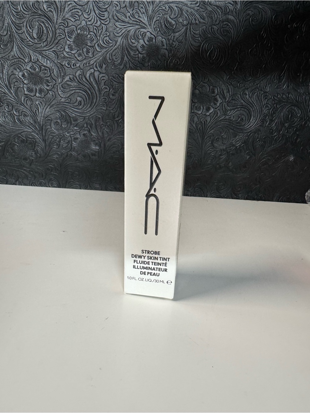 MAC Cosmetics Strobe Dewy Skin Tint - White